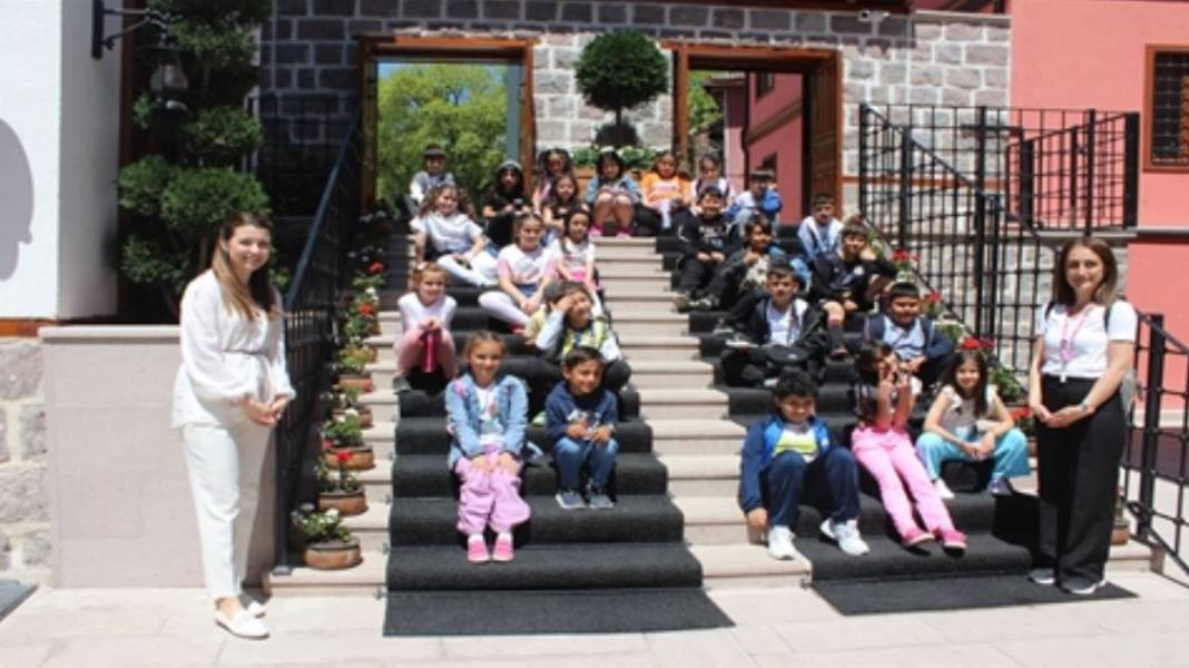 Zübeyde Hanım’ın renkli gözleri Anne Müzesi’nde - Resim: 7